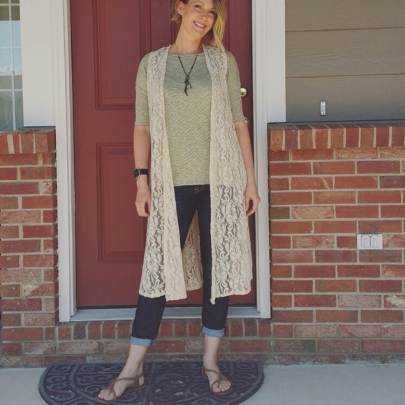 NWT LULAROE JOY LACE VEST ~ M ~ CREAM ~ GORGEOUS!!